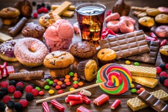 Jangan Terlalu Banyak Makanan Manis, Ini Bahayanya!